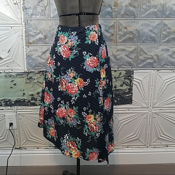 Walter Baker Sz 10 Assymetrical Split Floral Skirt - Picture 5 of 5